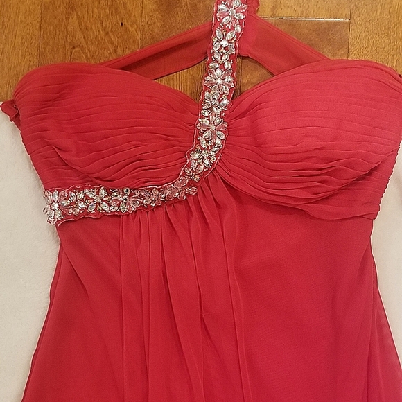 Formal Open Back Dress w/Sequined Shoulder Strap - Picture 2 of 12